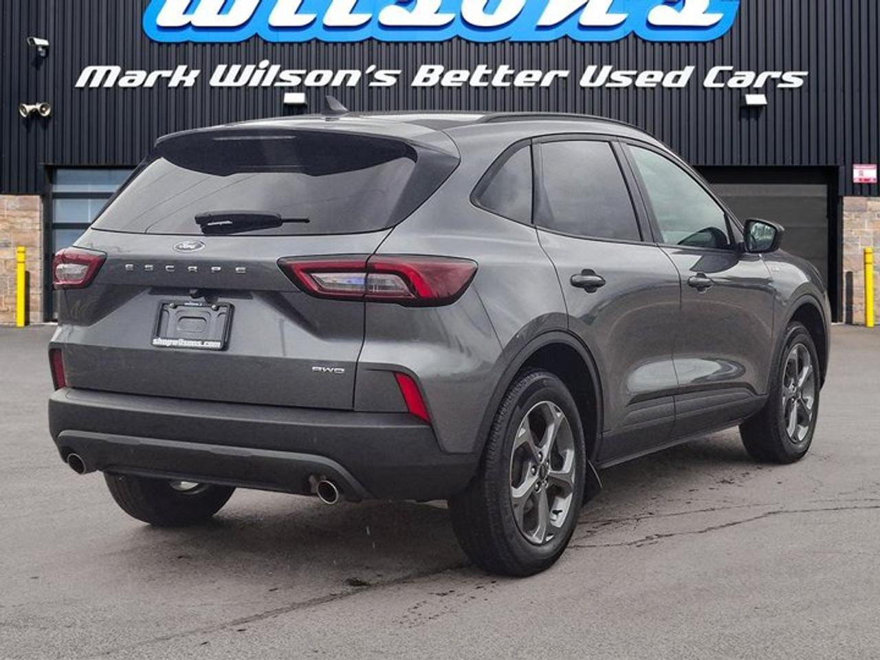 2025 Ford Escape ST-Line AWD | Heated Seats + Steering | Remote Start | Split Leather | and More ! Photo
