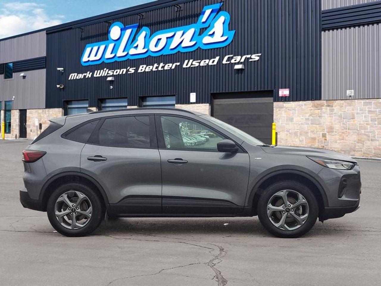 2025 Ford Escape ST-Line AWD | Heated Seats + Steering | Remote Start | Split Leather | and More ! Photo
