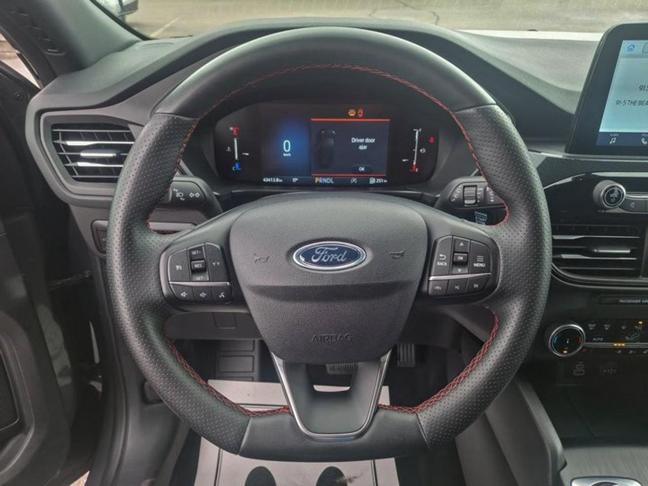 2025 Ford Escape ST-Line AWD | Heated Seats + Steering | Remote Start | Split Leather | and More ! Photo