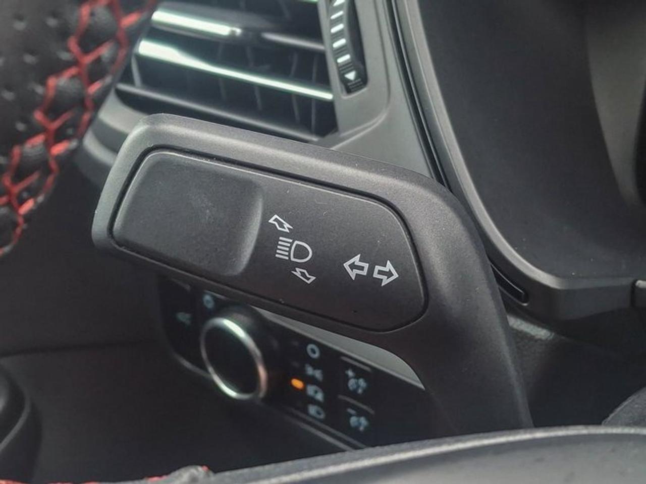 2025 Ford Escape ST-Line AWD | Heated Seats + Steering | Remote Start | Split Leather | and More ! Photo
