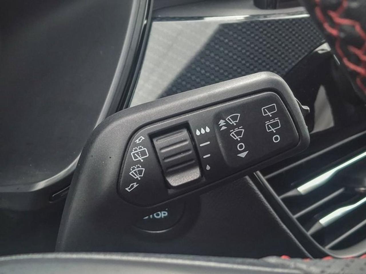 2025 Ford Escape ST-Line AWD | Heated Seats + Steering | Remote Start | Split Leather | and More ! Photo