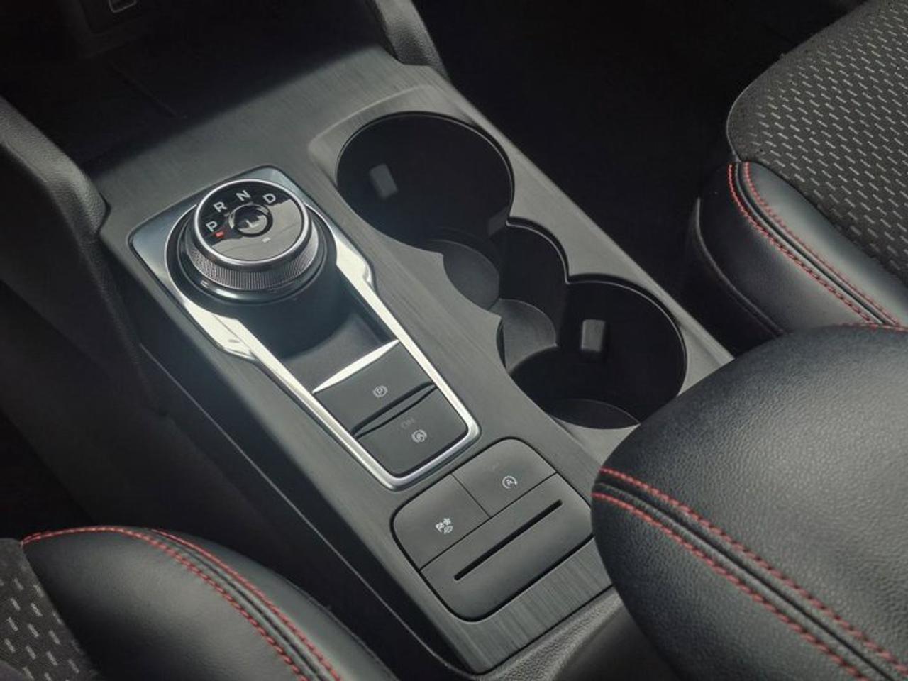 2025 Ford Escape ST-Line AWD | Heated Seats + Steering | Remote Start | Split Leather | and More ! Photo