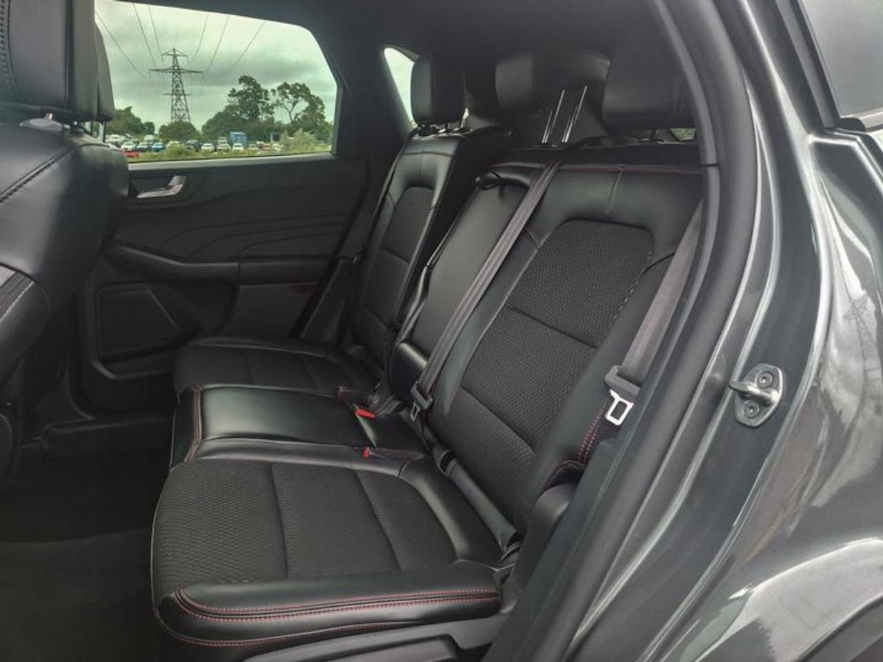 2025 Ford Escape ST-Line AWD | Heated Seats + Steering | Remote Start | Split Leather | and More ! Photo