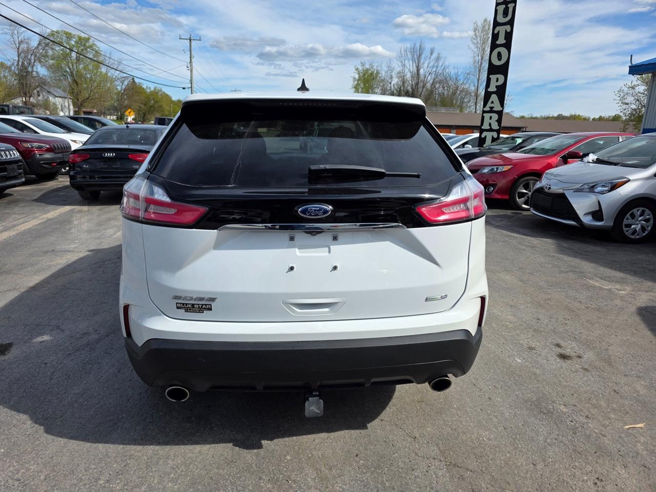 2019 Ford Edge SE Photo3
