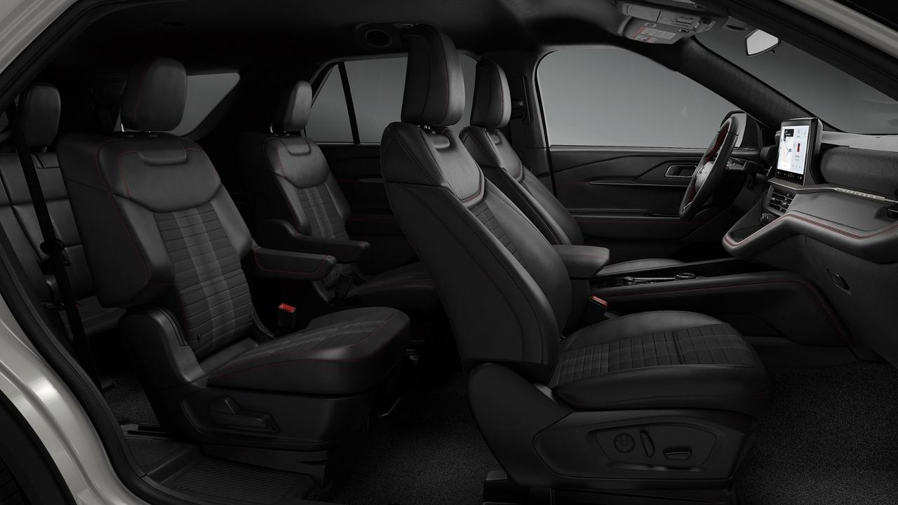 2026 Ford Explorer ST-Line Photo