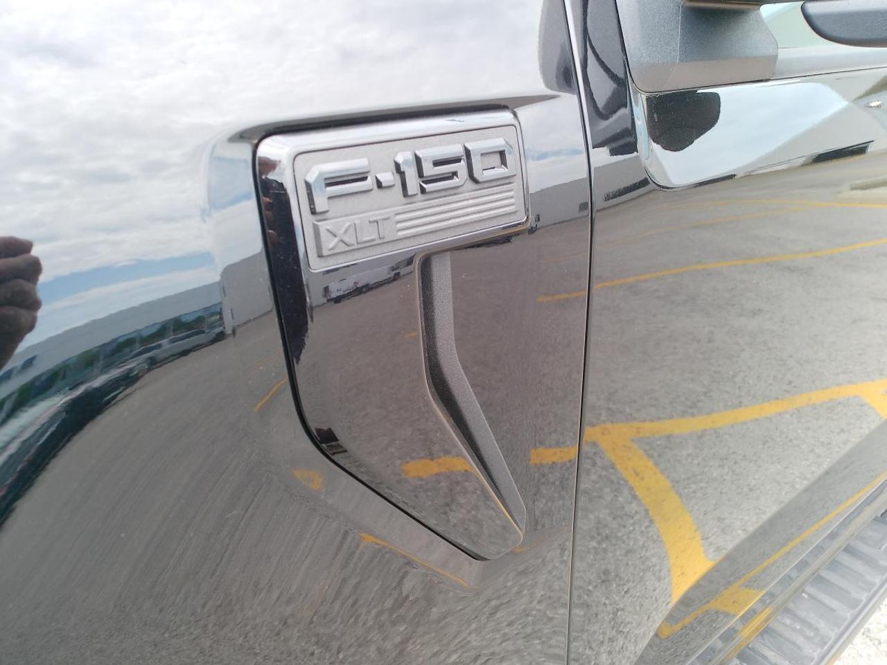2025 Ford F-150 XLT 4WD SuperCrew 5.5' Box Photo
