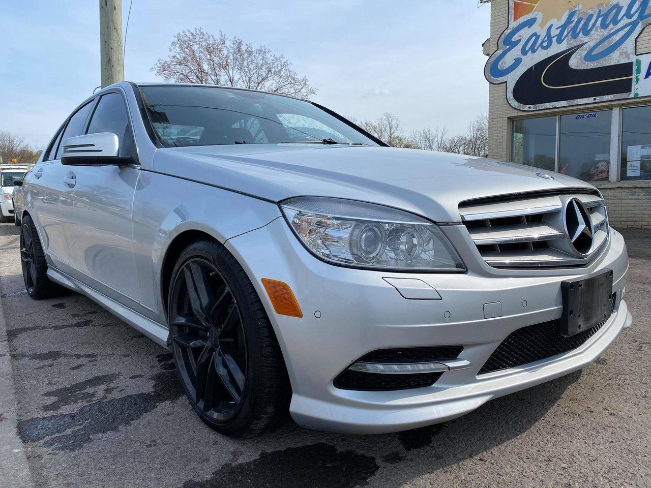 2011 Mercedes-Benz C-Class C300 4MATIC - Photo #2