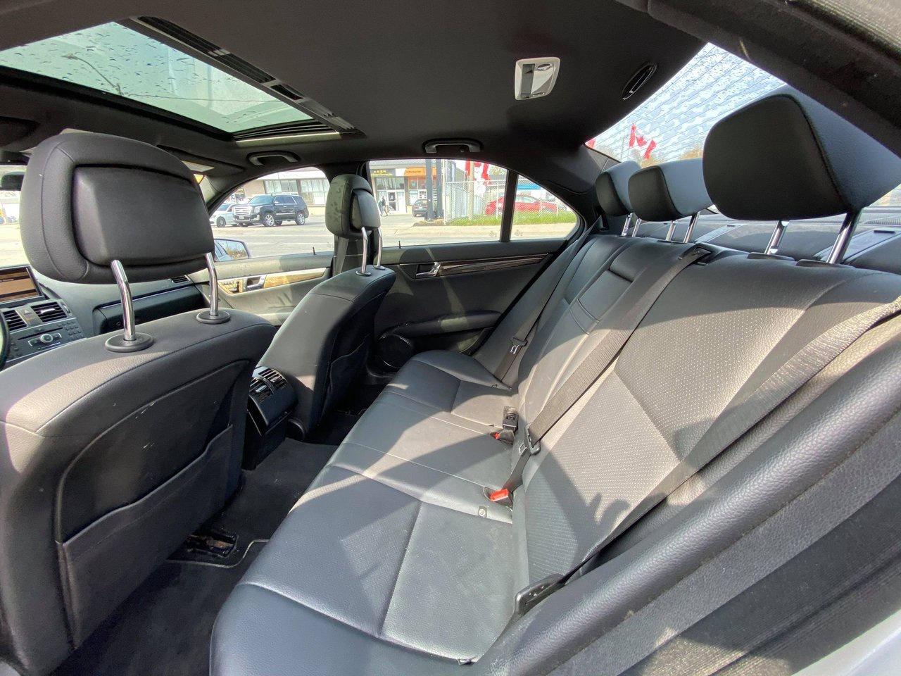 2011 Mercedes-Benz C-Class C300 4MATIC - Photo #17