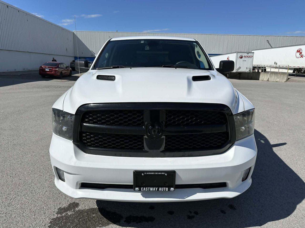 2021 RAM 1500 Classic EXPRESS Photo