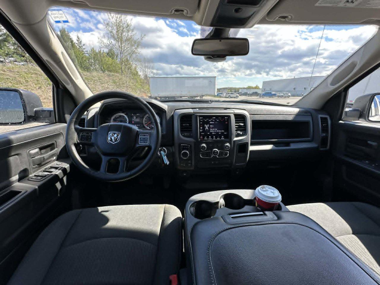 2021 RAM 1500 Classic EXPRESS - Photo #13