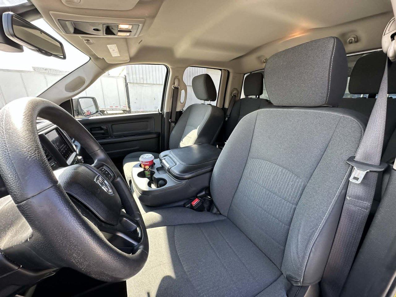 2021 RAM 1500 Classic EXPRESS - Photo #12