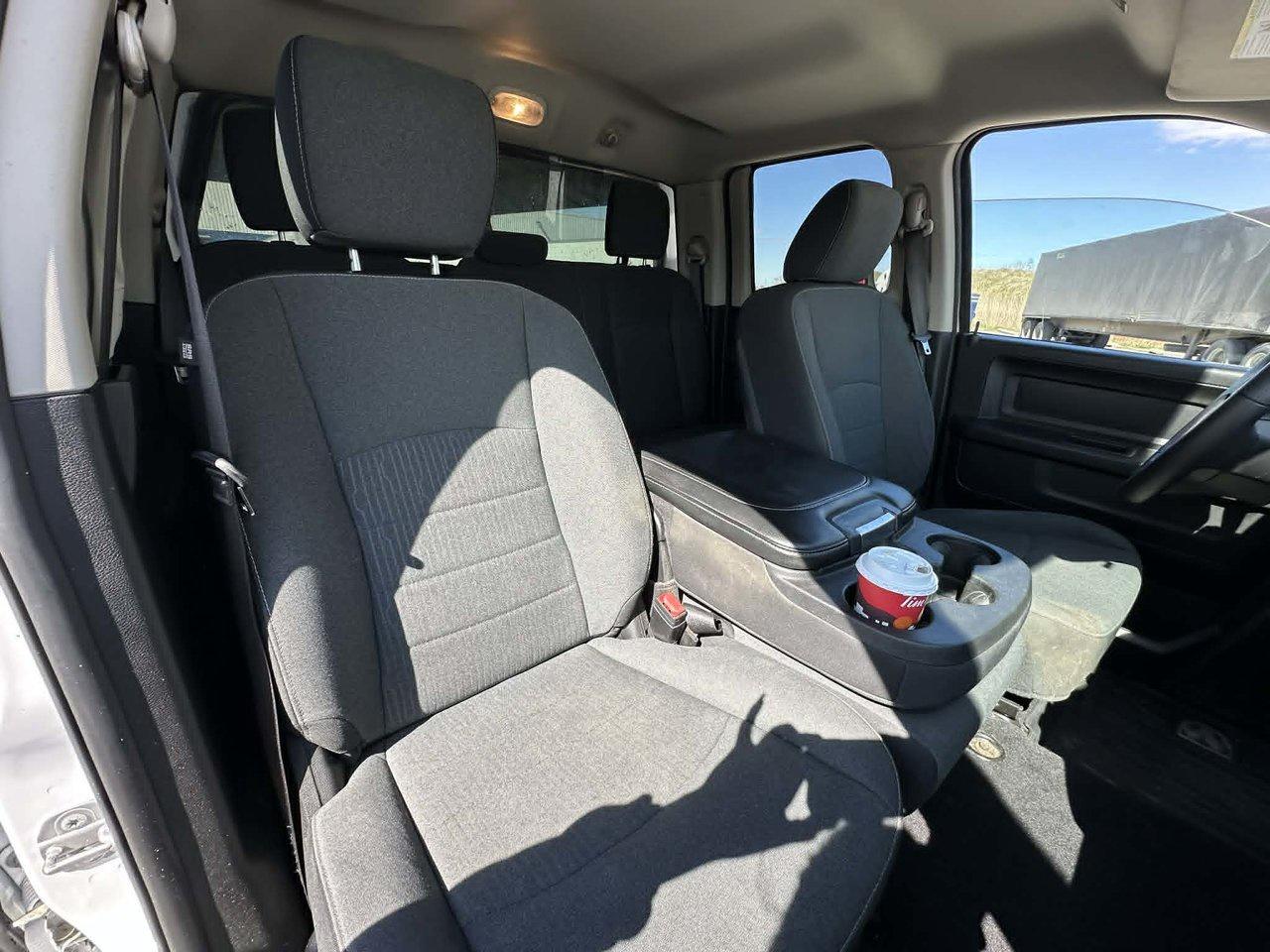 2021 RAM 1500 Classic EXPRESS Photo
