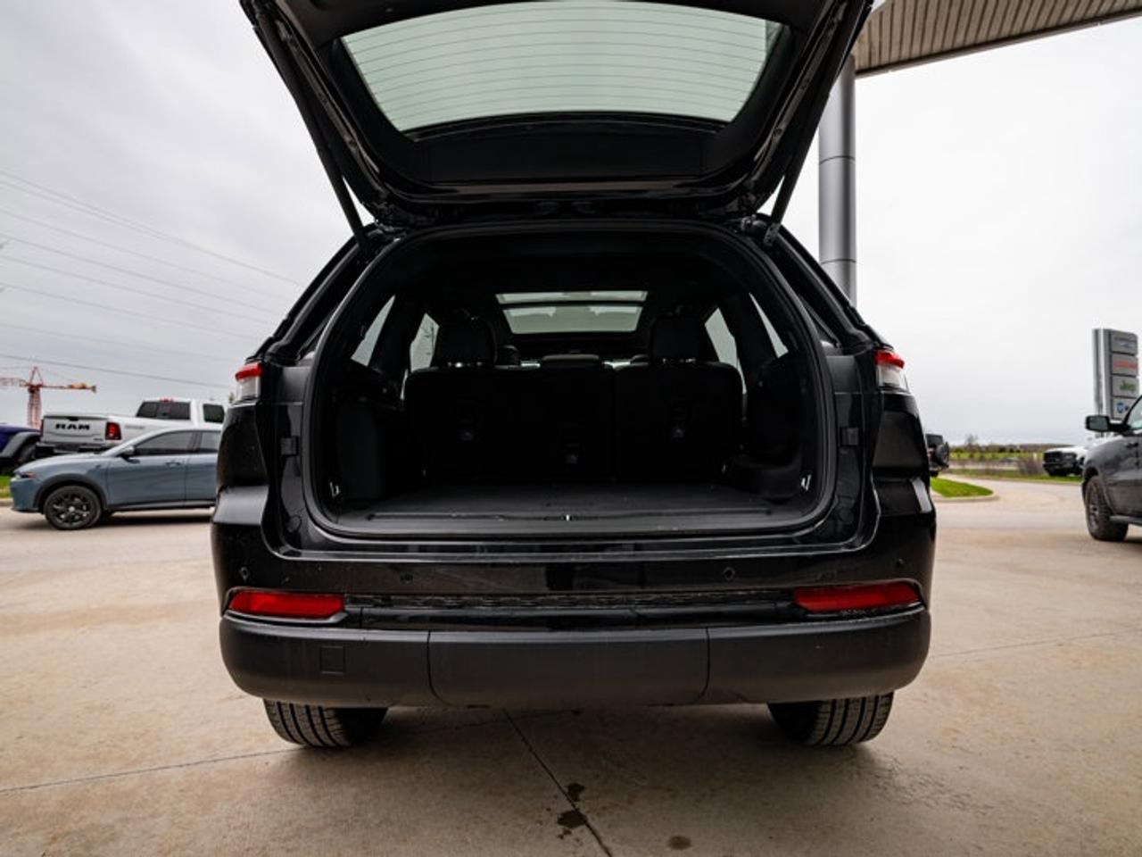 2025 Jeep Grand Cherokee Limited Photo