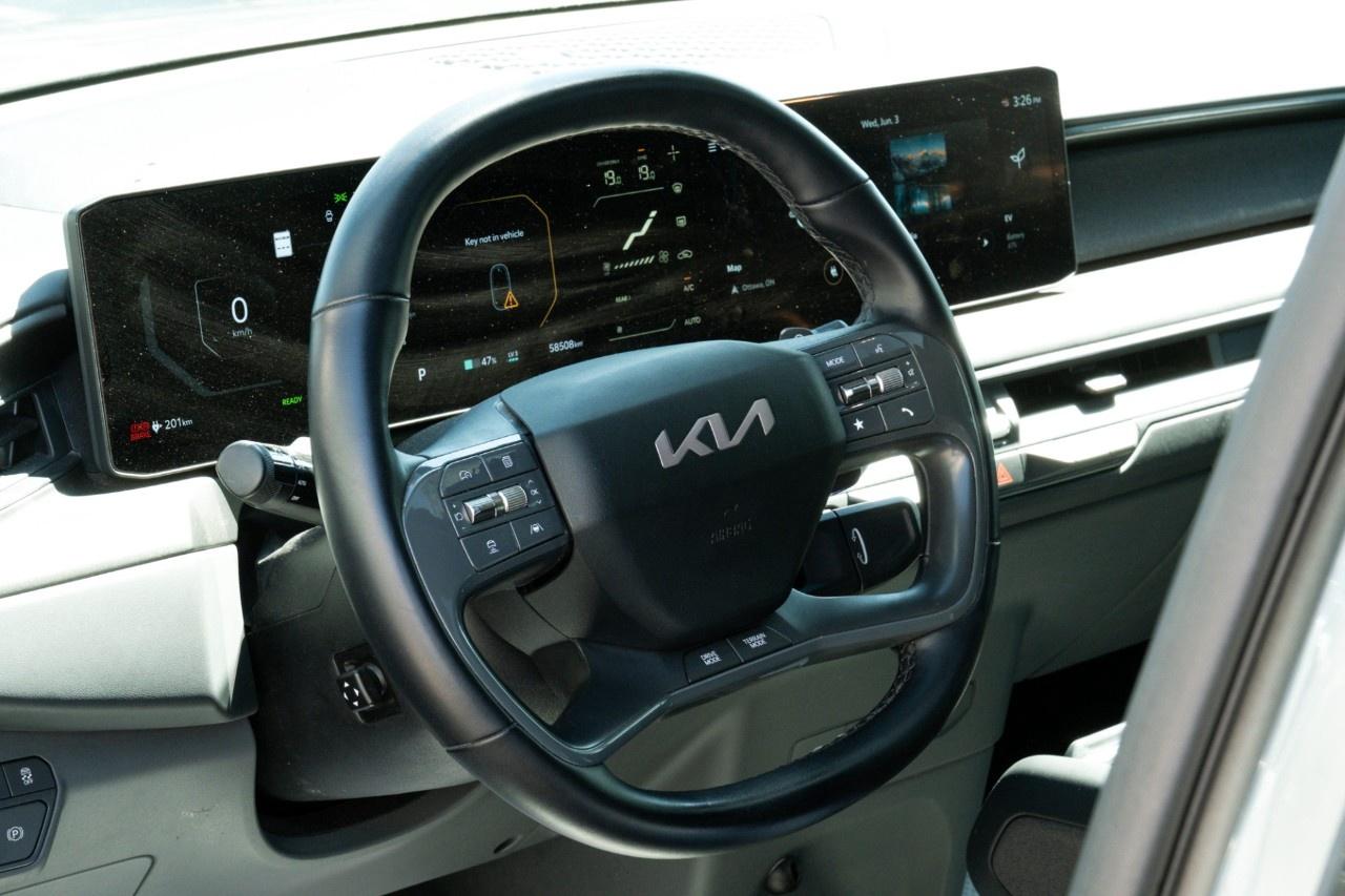 2024 Kia EV9 Land w/Premium Package AWD Photo
