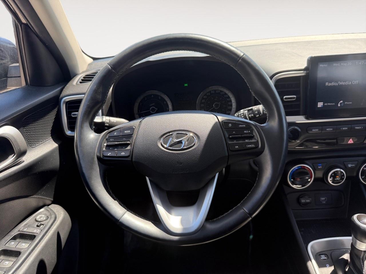 2021 Hyundai Venue Preferred IVT Photo