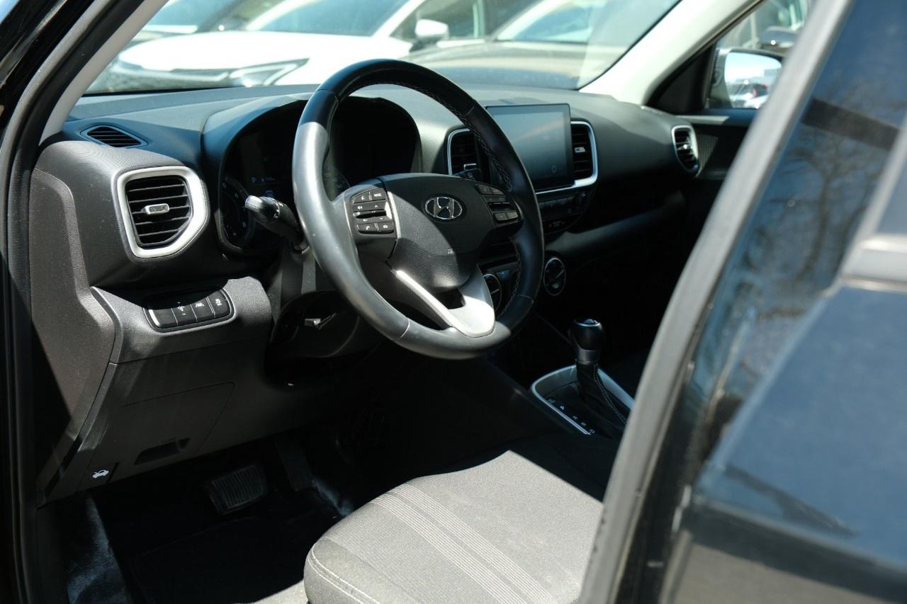 2021 Hyundai Venue Preferred IVT Photo