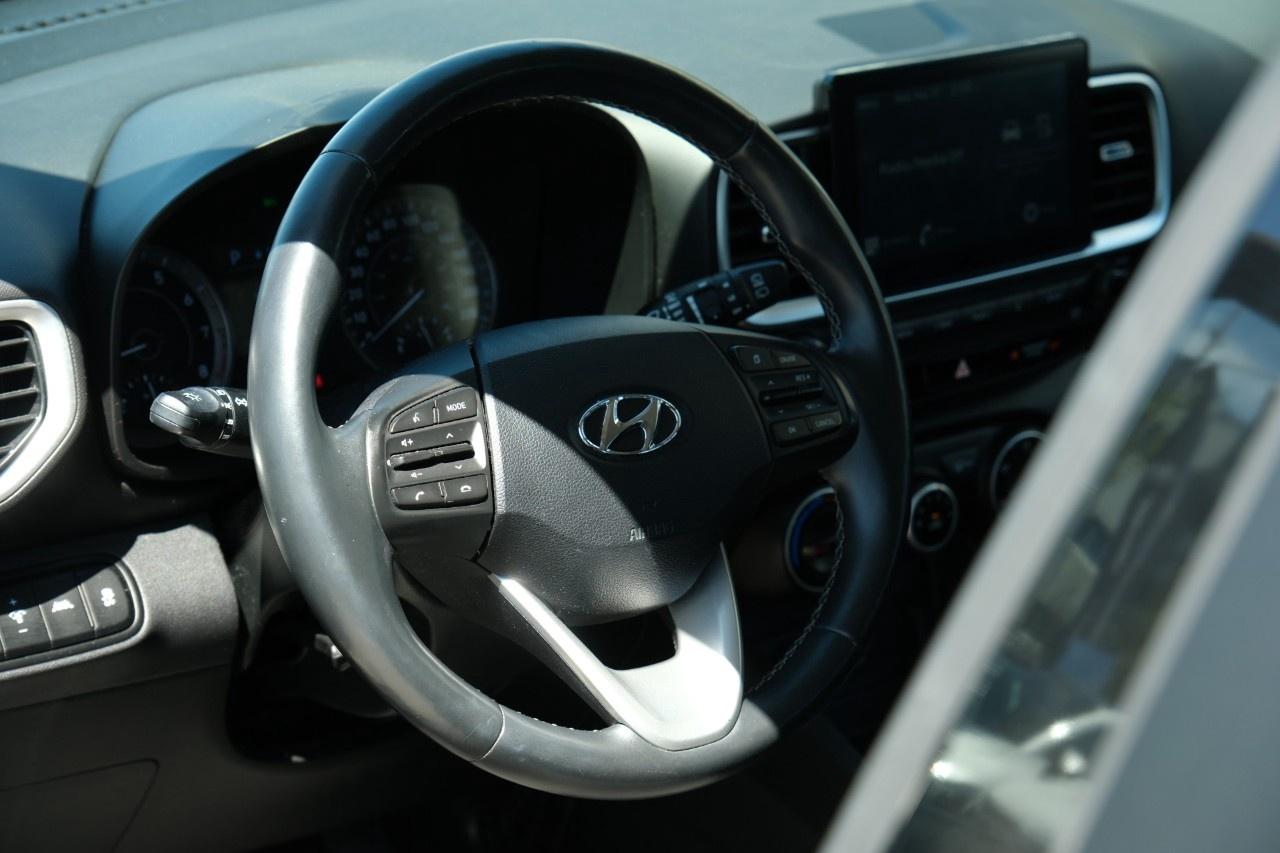 2021 Hyundai Venue Preferred IVT Photo