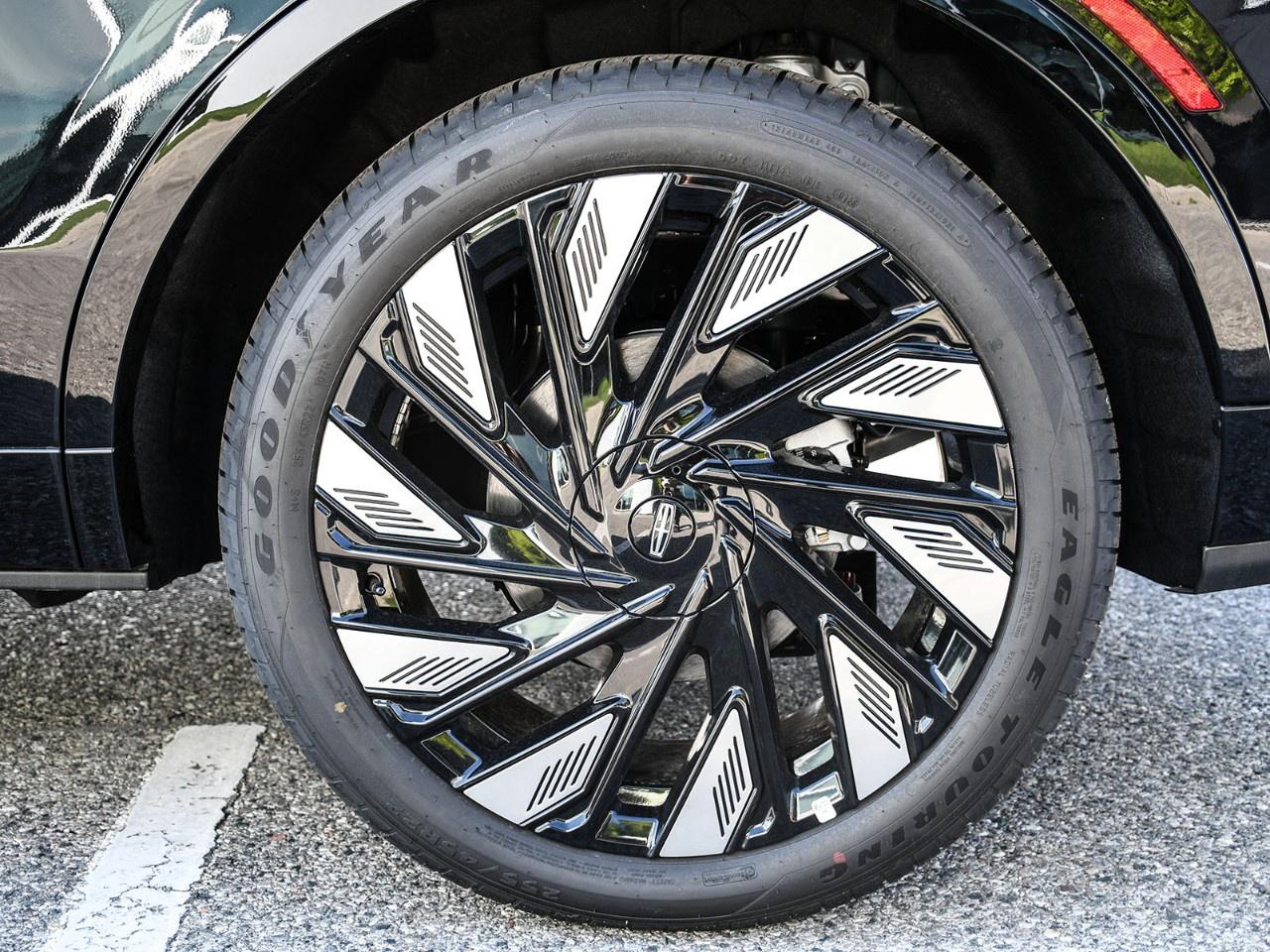 2026 Lincoln Nautilus Reserve AWD Photo