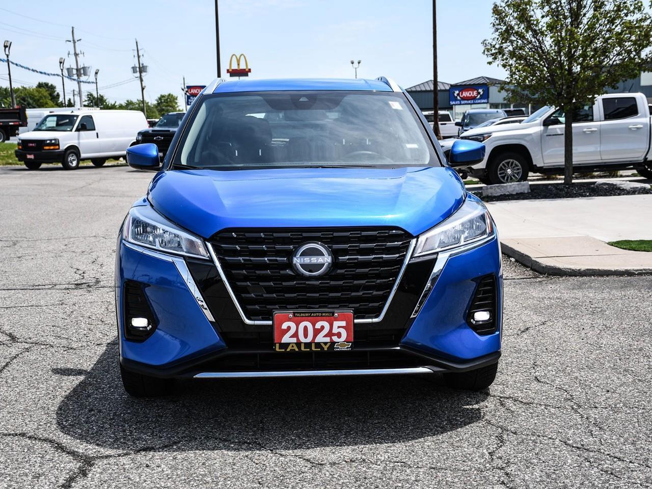 2025 Nissan Kicks Play SV Photo