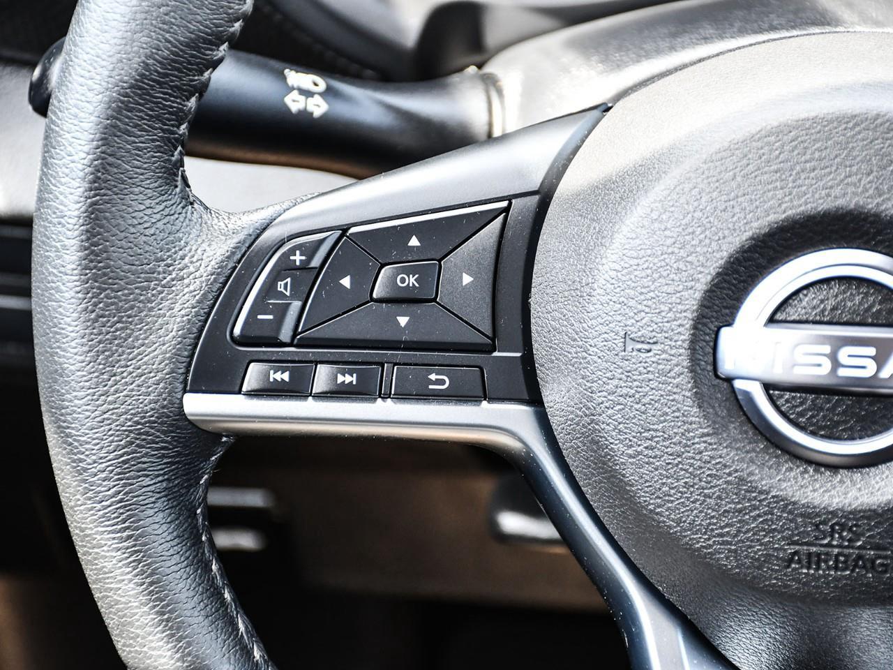2025 Nissan Kicks Play SV Photo