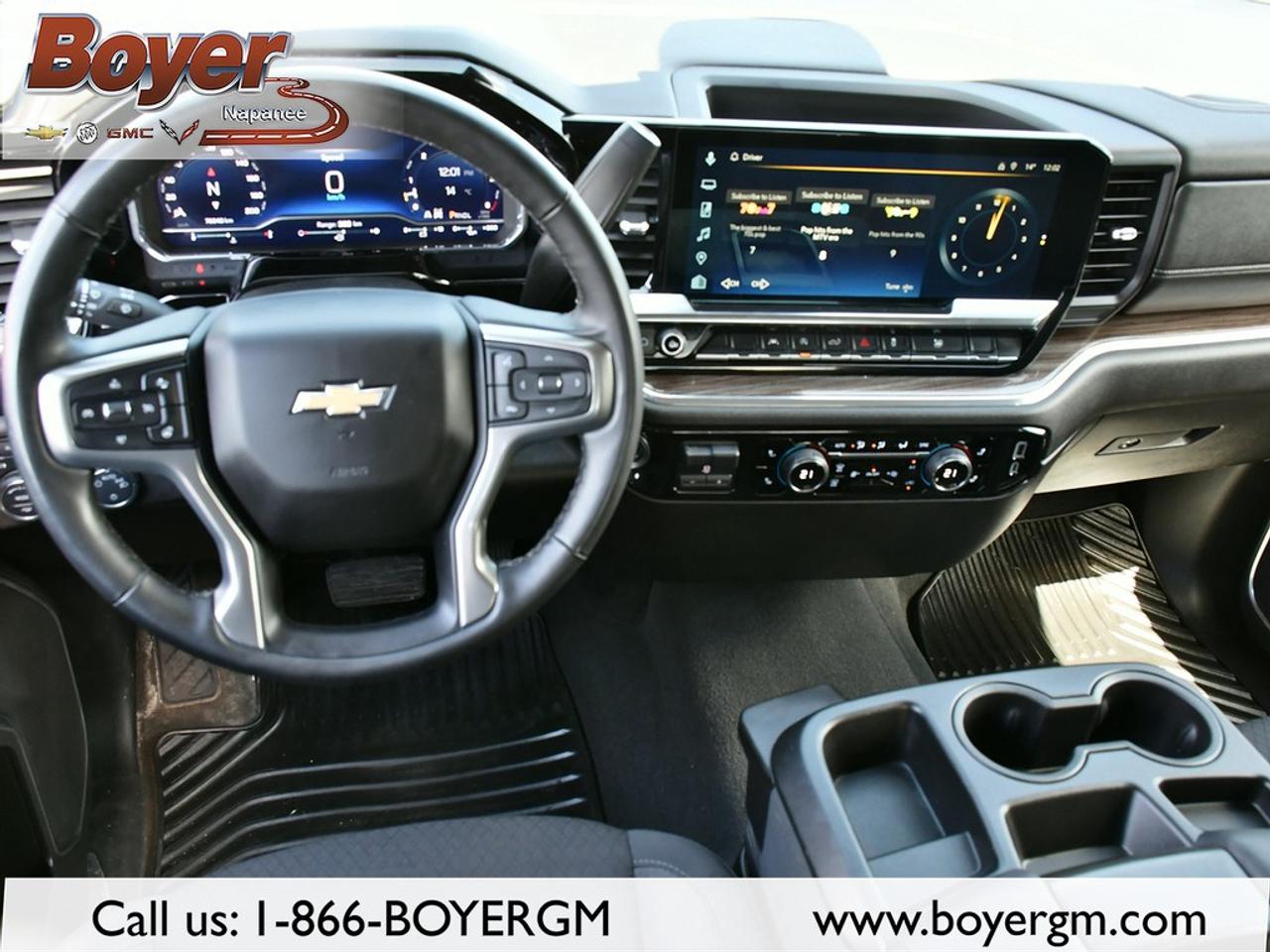 2025 Chevrolet Silverado 1500 Crew Cab Short Box 4-Wheel Drive LT Photo