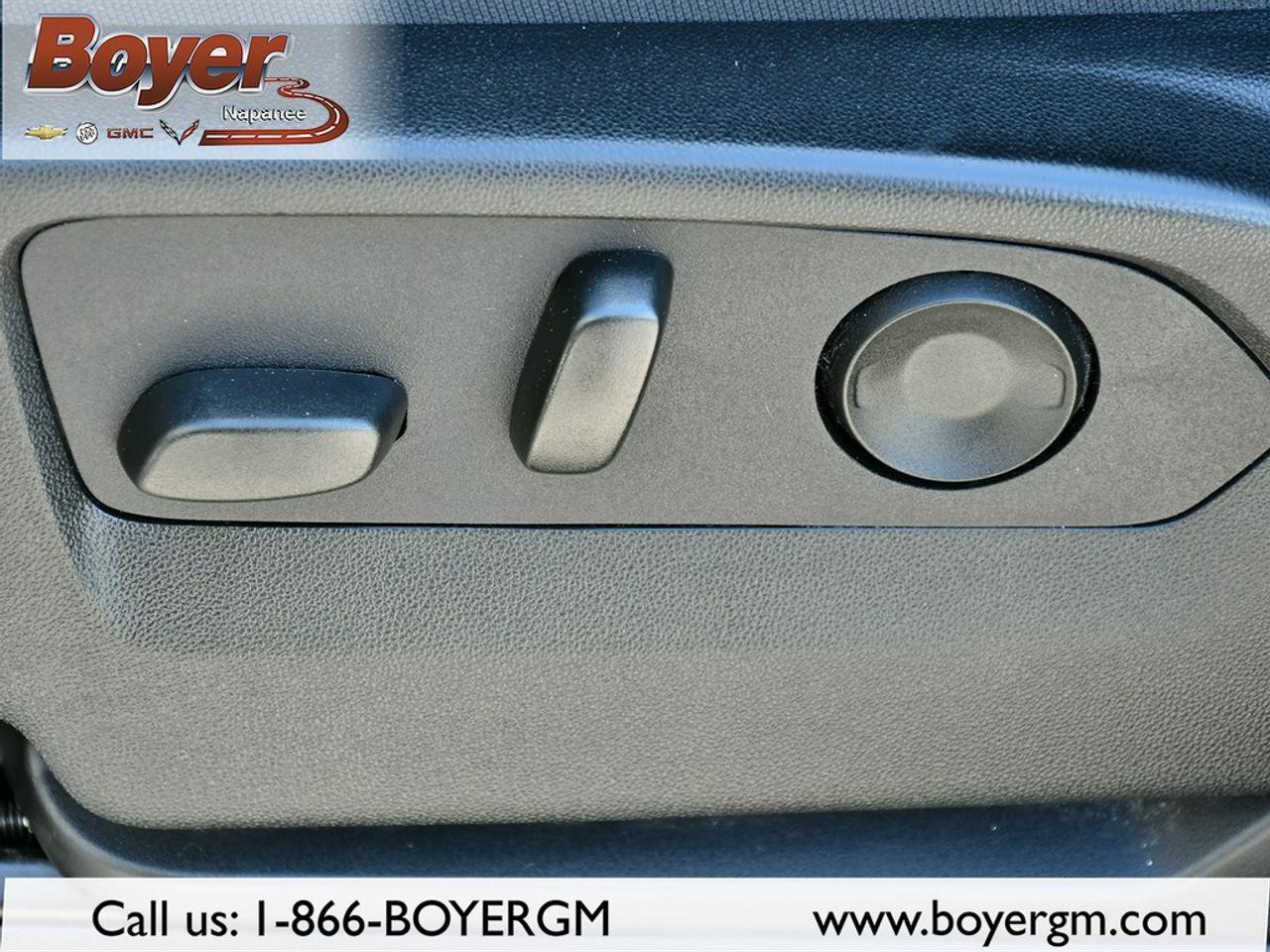 2025 Chevrolet Silverado 1500 Crew Cab Short Box 4-Wheel Drive LT Photo