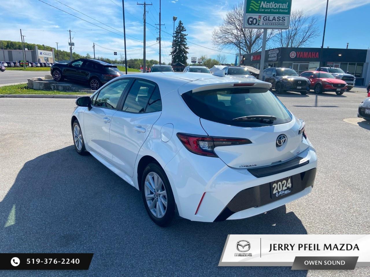 2024 Toyota Corolla Hatchback CVT Photo2