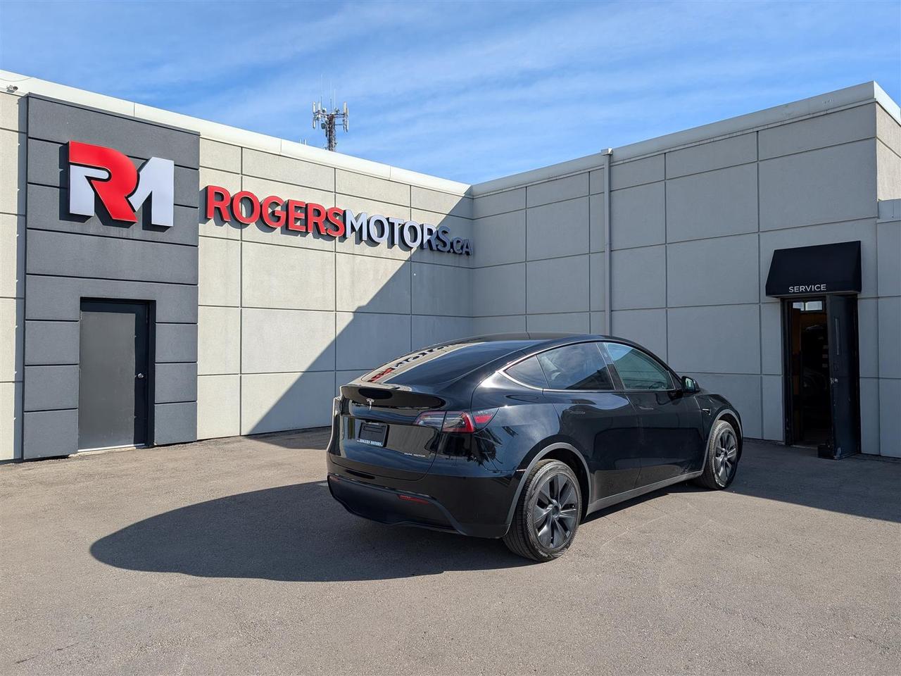 2024 Tesla Model Y LONG RANGE AWD - DUAL MOTOR Photo