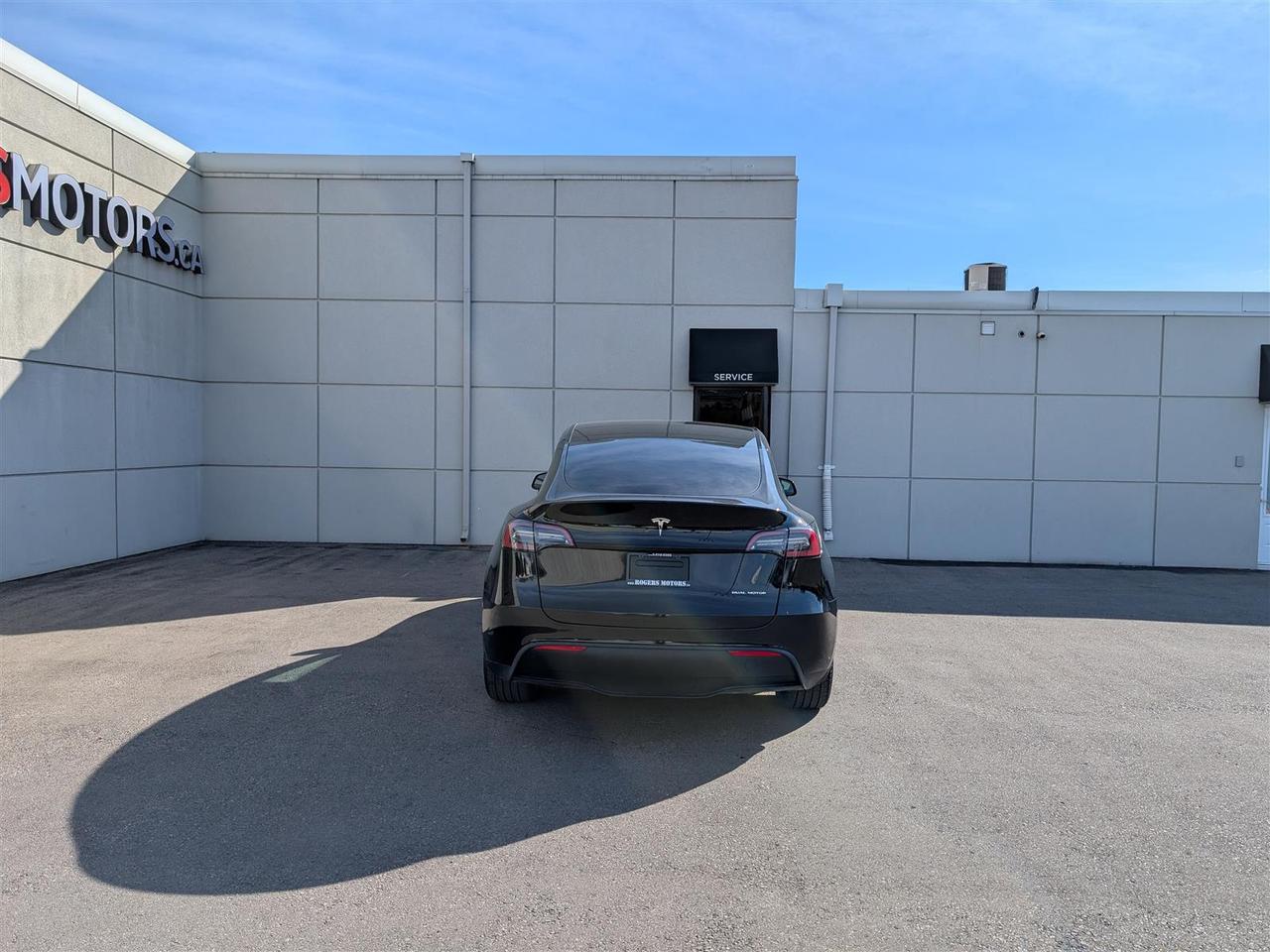 2024 Tesla Model Y LONG RANGE AWD - DUAL MOTOR Photo