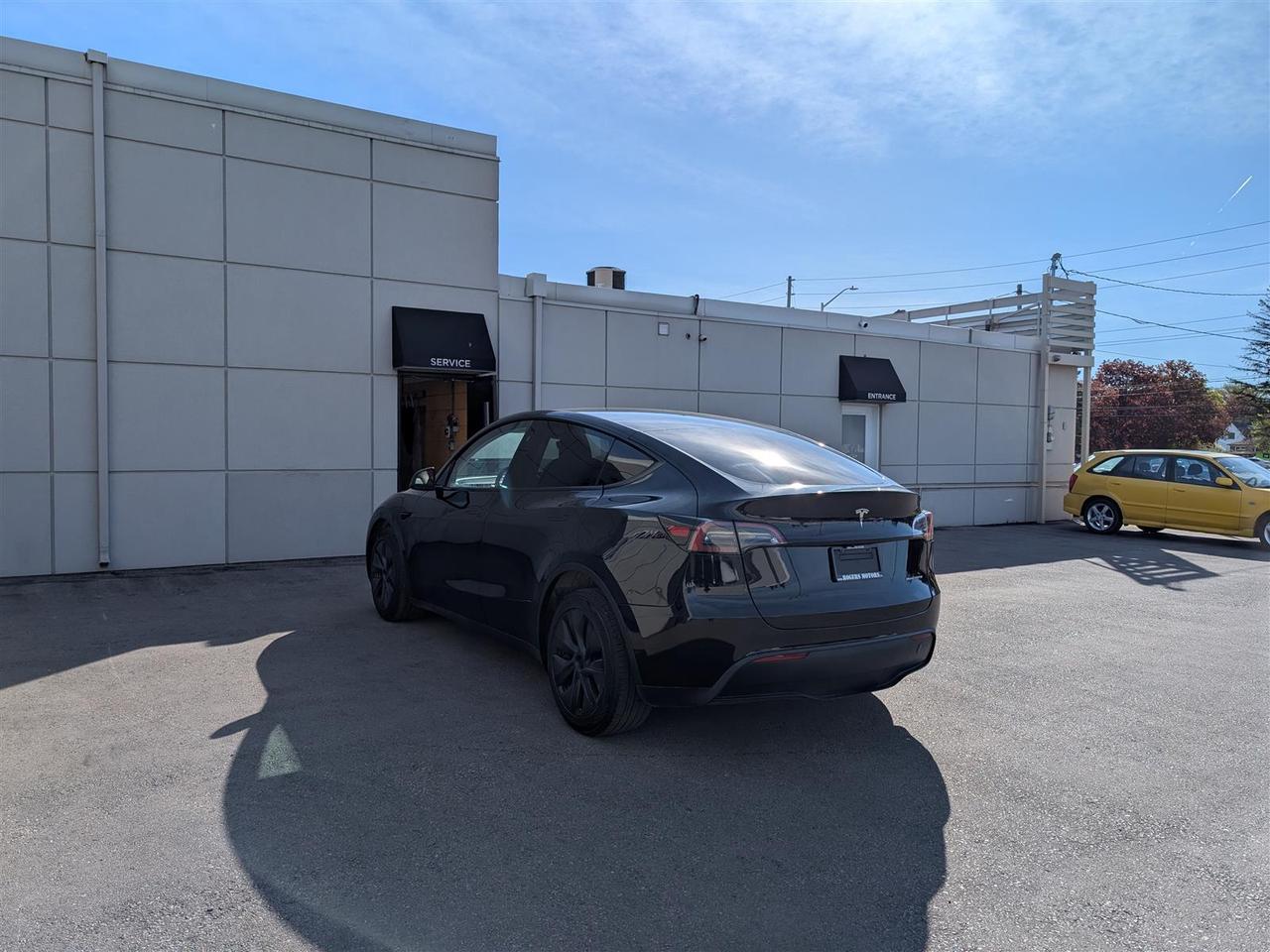 2024 Tesla Model Y LONG RANGE AWD - DUAL MOTOR Photo
