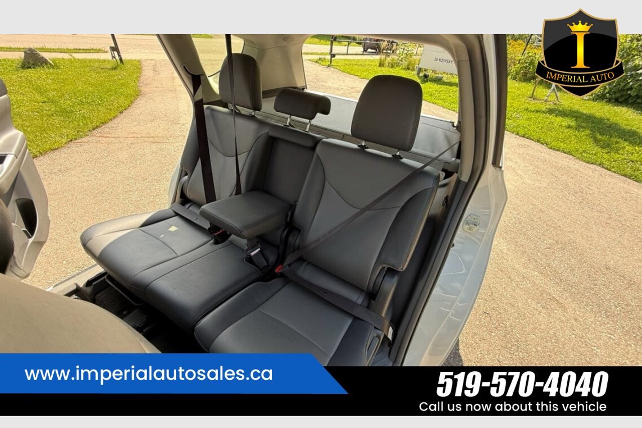 2012 Toyota Prius V -CLEAN HISTORY Photo