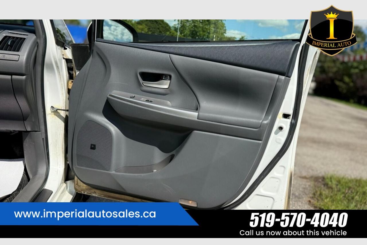2012 Toyota Prius V -CLEAN HISTORY Photo