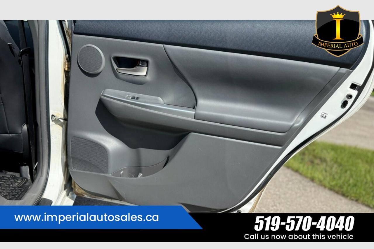 2012 Toyota Prius V -CLEAN HISTORY Photo