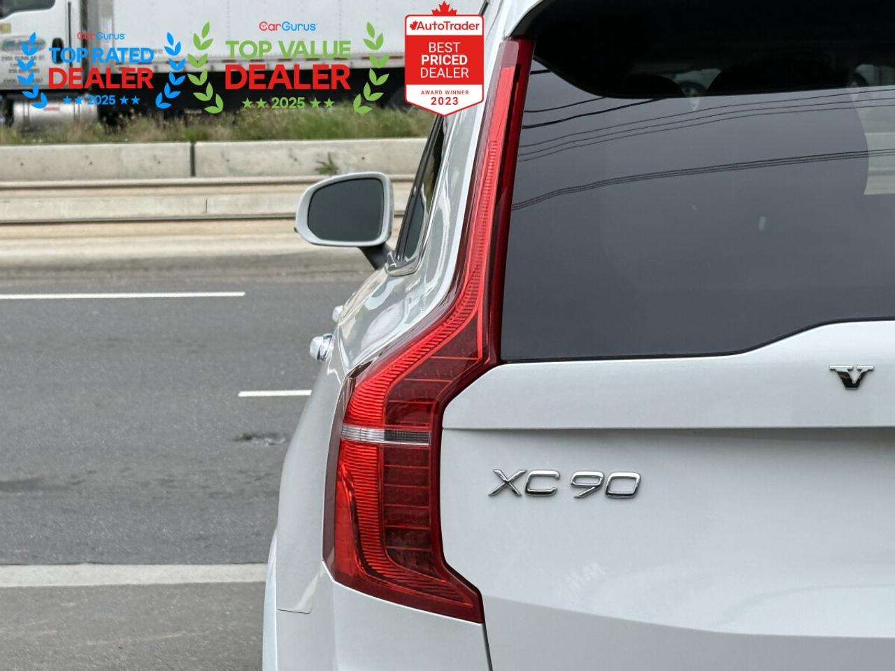 2018 Volvo XC90 MOMENTUM | 7 SEATER | NAVI | LOADED Photo