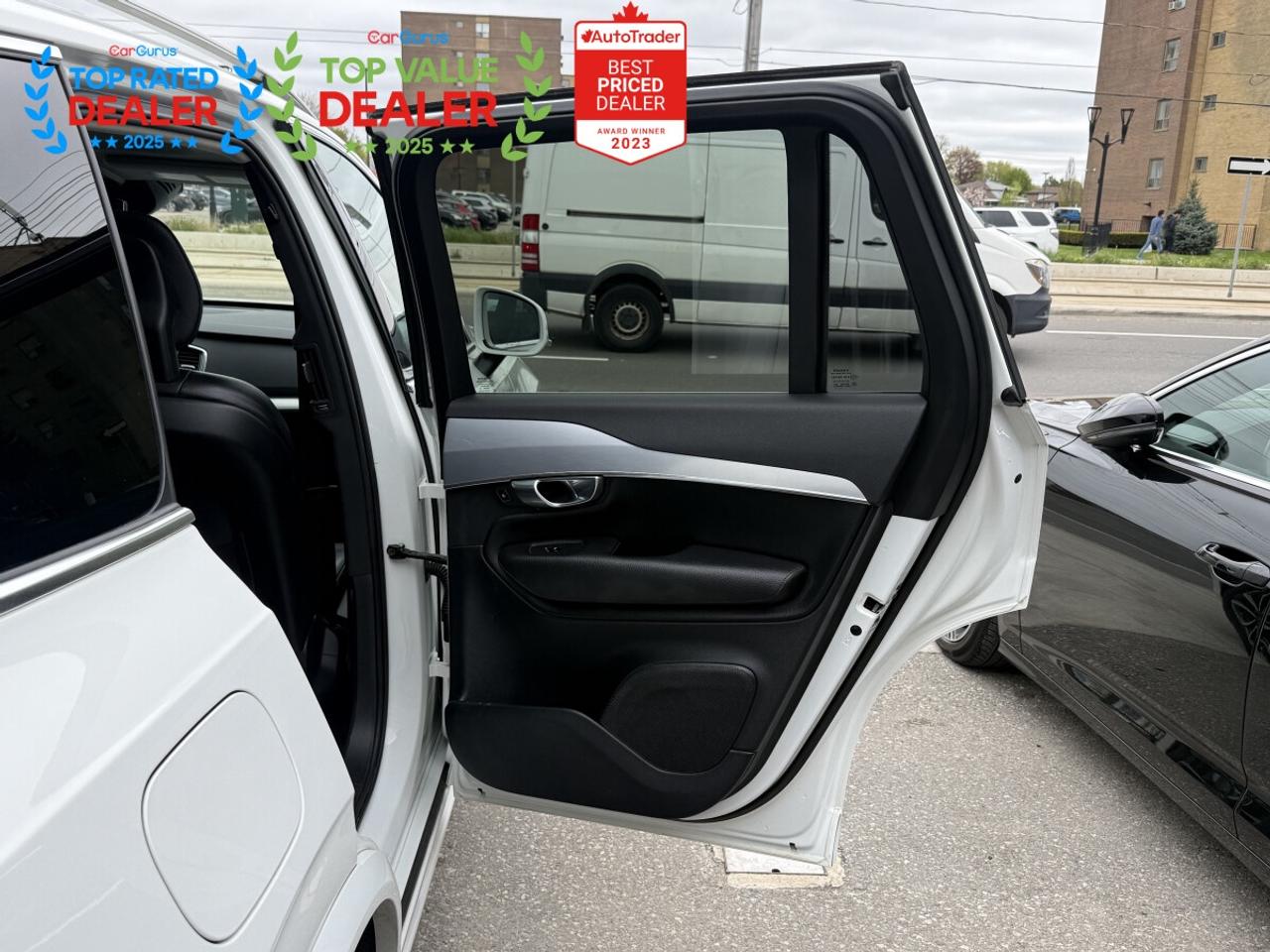 2018 Volvo XC90 MOMENTUM | 7 SEATER | NAVI | LOADED Photo