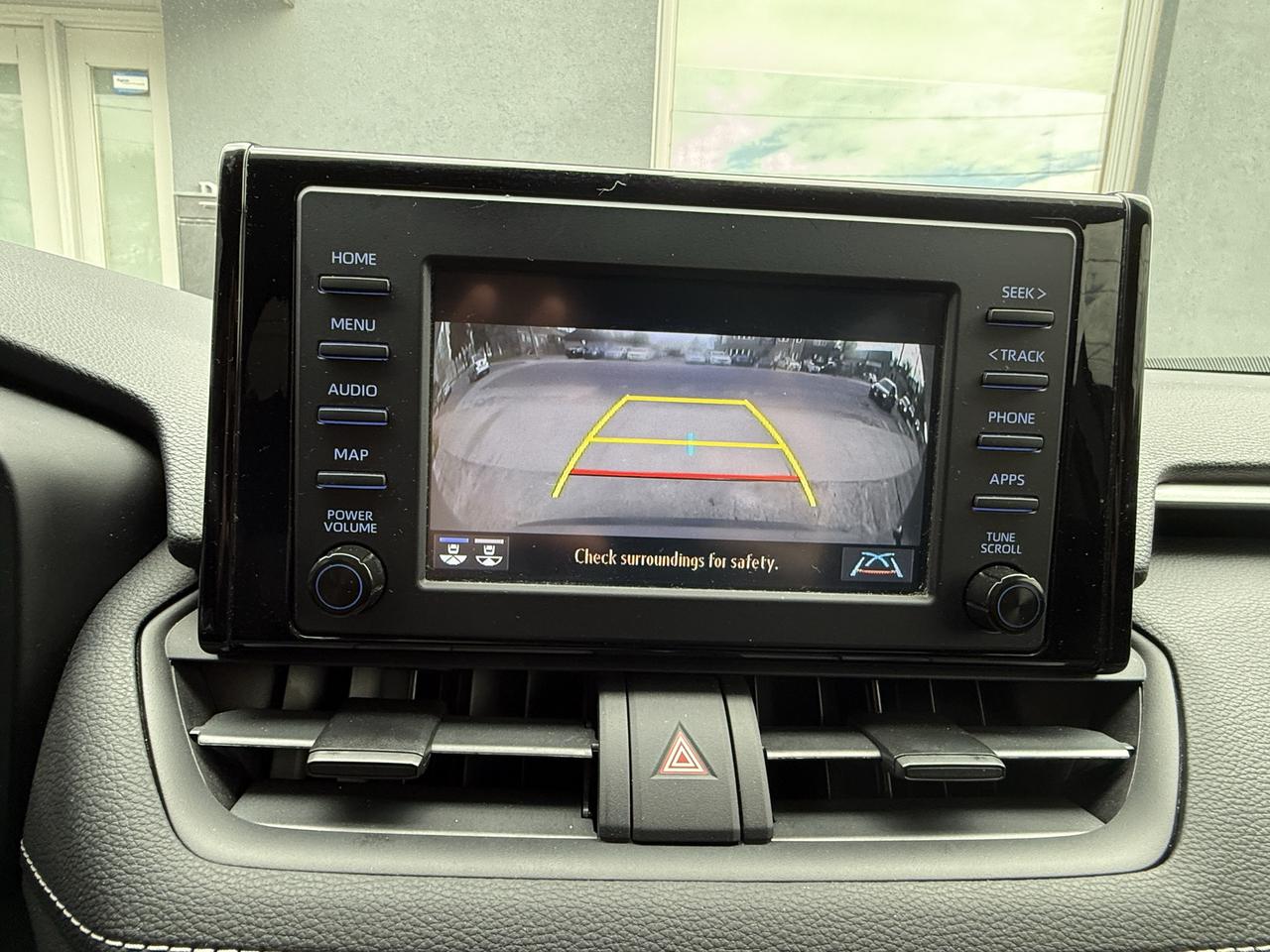 2021 Toyota RAV4 LE Photo