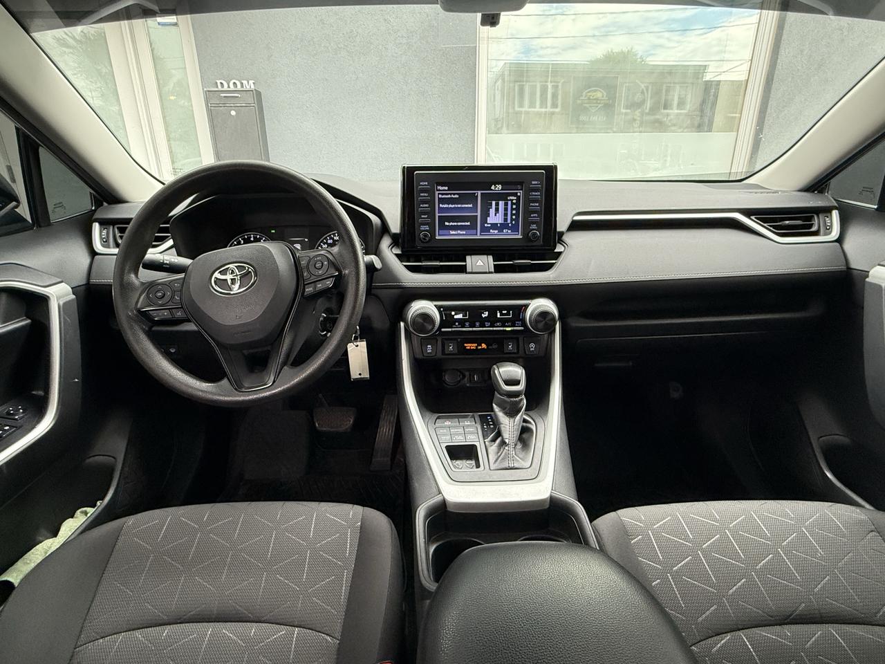 2021 Toyota RAV4 LE Photo