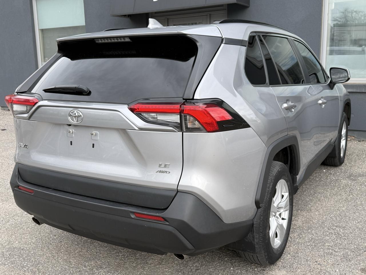 2021 Toyota RAV4 LE Photo