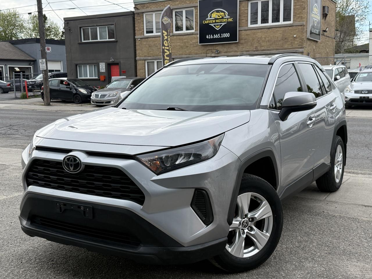 2021 Toyota RAV4 LE Photo0