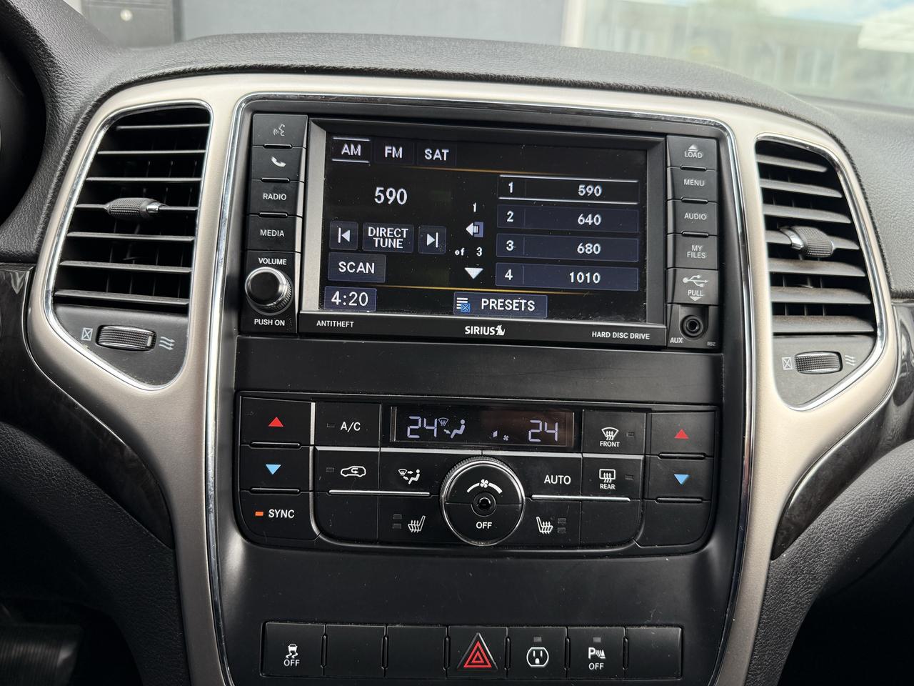 2013 Jeep Grand Cherokee Laredo Photo