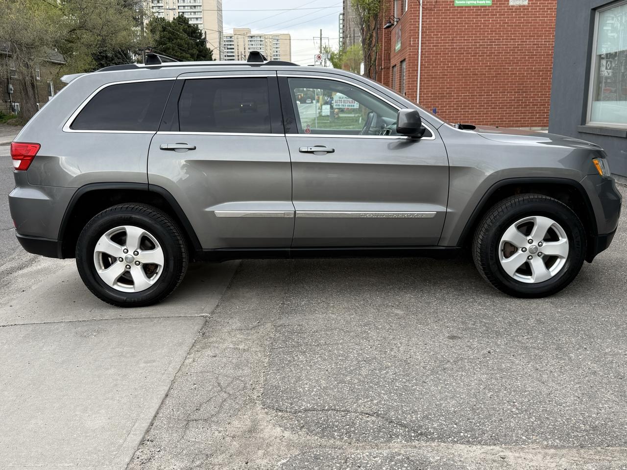 2013 Jeep Grand Cherokee Laredo Photo