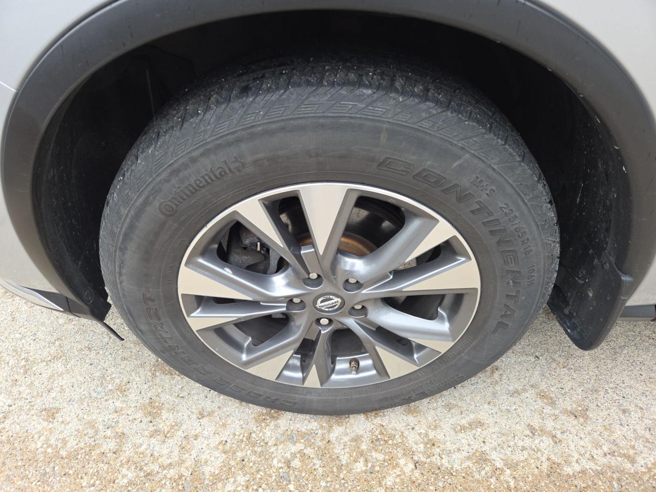 2016 Nissan Murano SV  Premium Photo