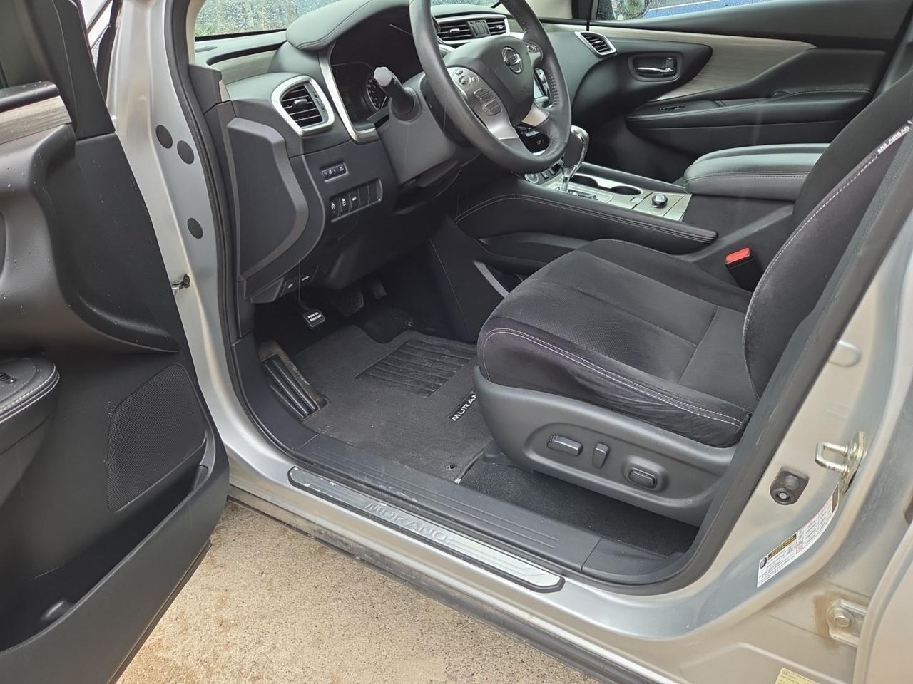 2016 Nissan Murano SV  Premium Photo