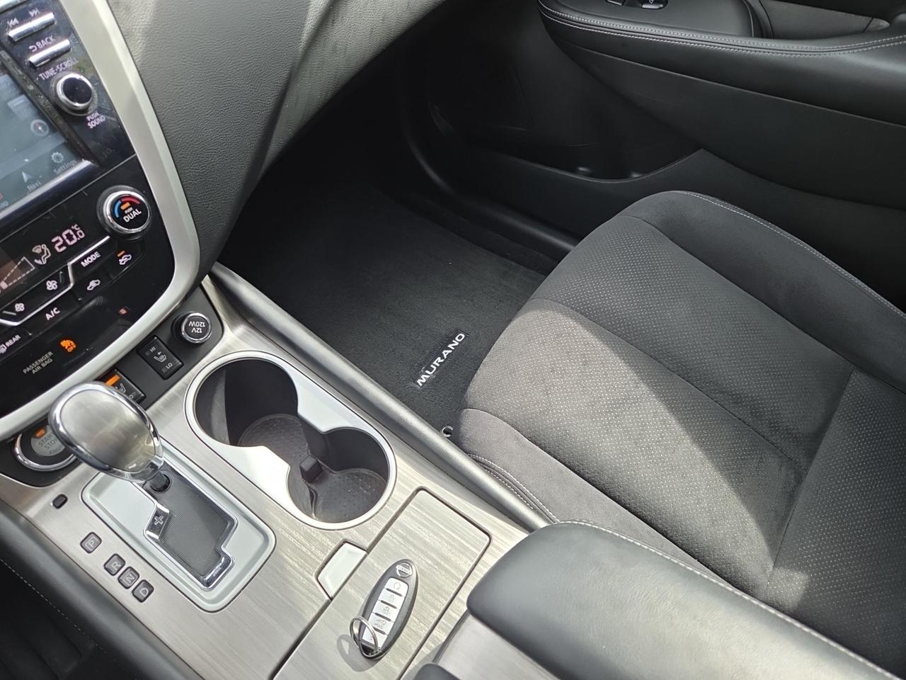 2016 Nissan Murano SV  Premium Photo