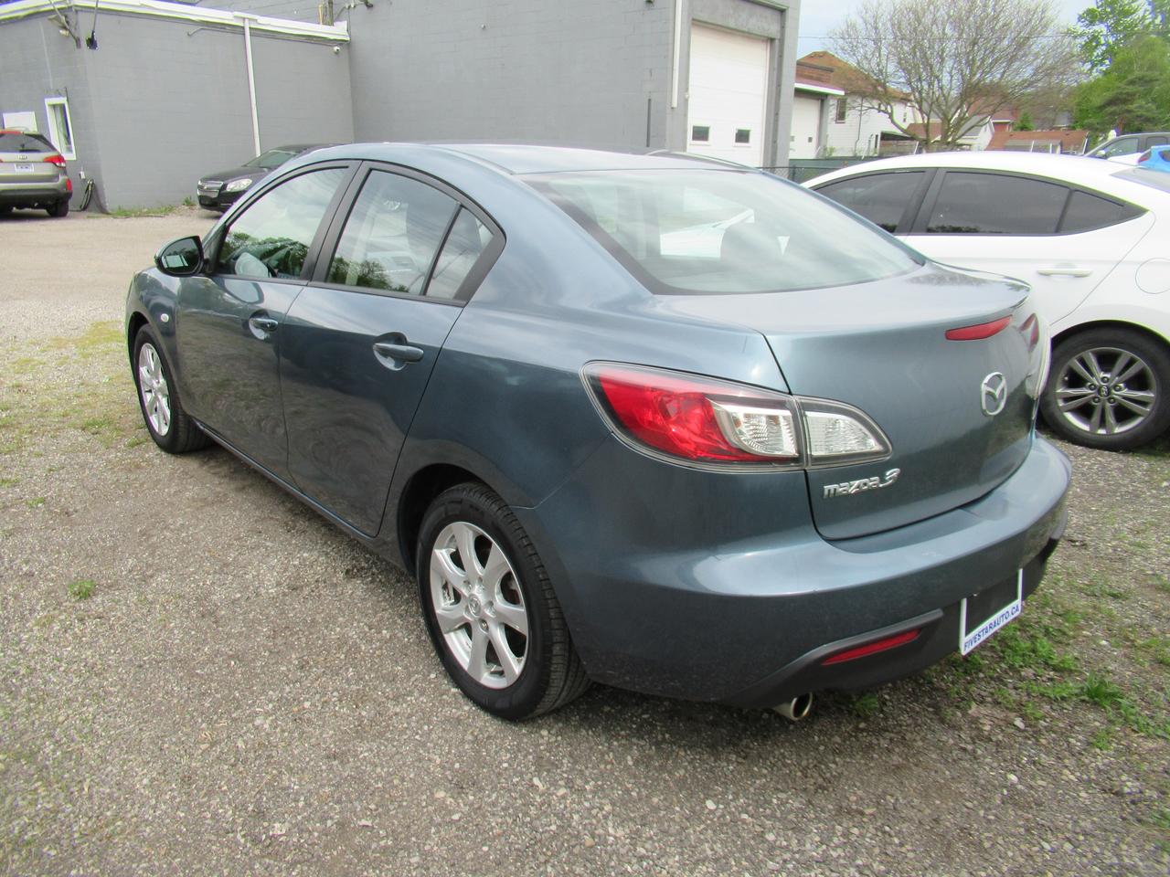 2010 Mazda MAZDA3 GX Photo