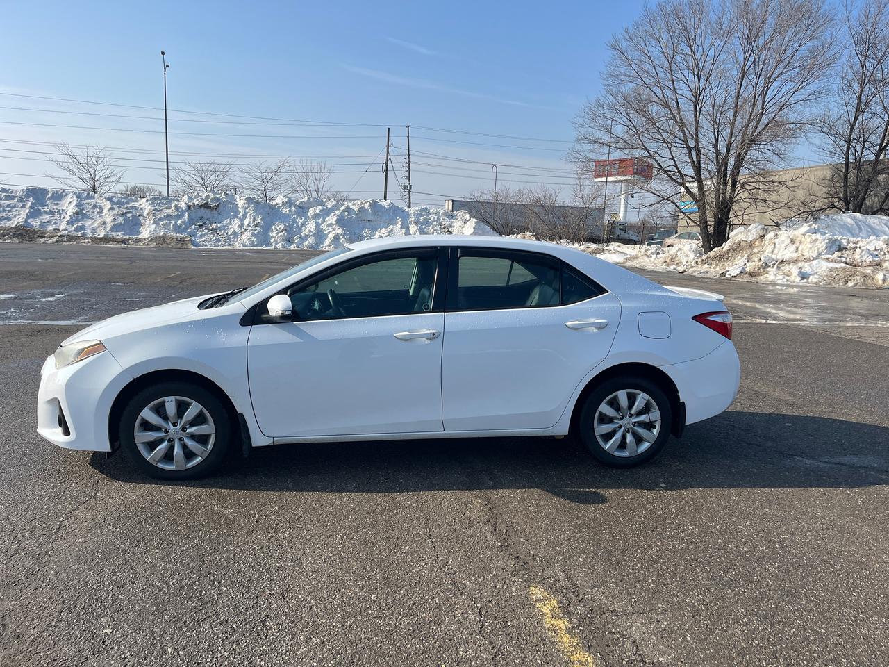 2014 Toyota Corolla S Photo2