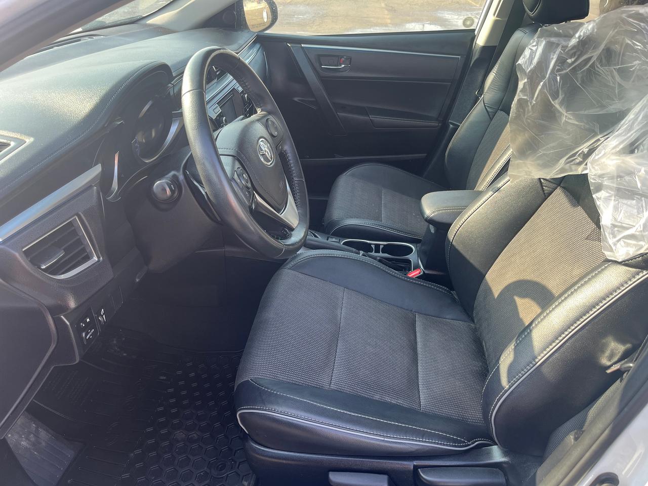 2014 Toyota Corolla S Photo