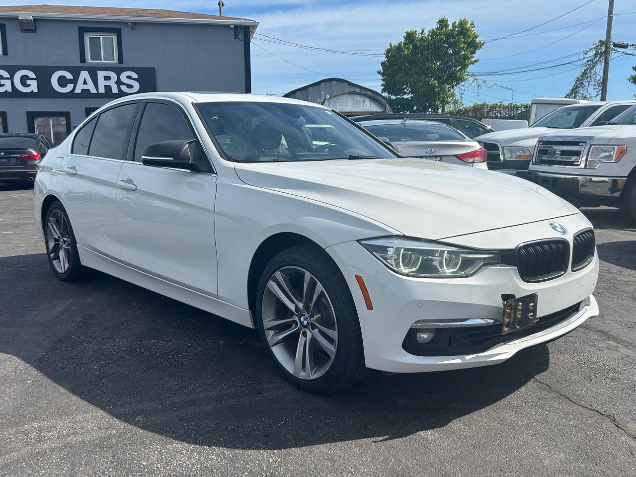2017 BMW 3 Series 330i xDrive Photo