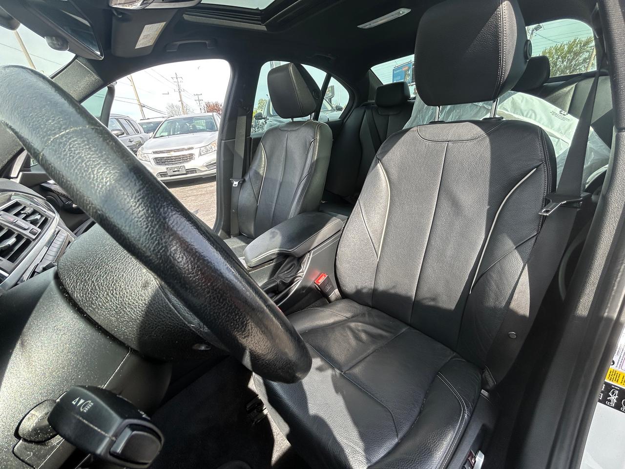2017 BMW 3 Series 330i xDrive Photo