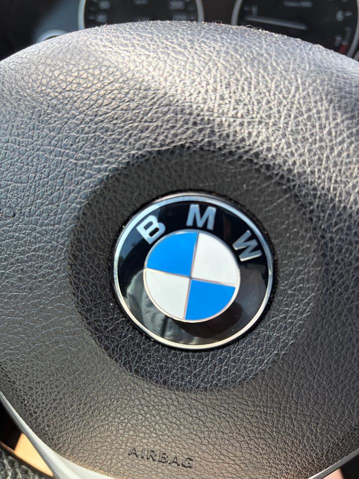 2017 BMW 3 Series 330i xDrive Photo